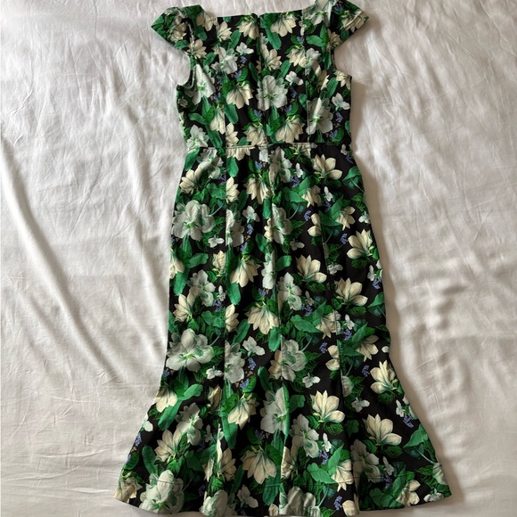 Anthropologie Floral Green Midi Dress with Sweetheart Neckline - Picture 10 of 10
